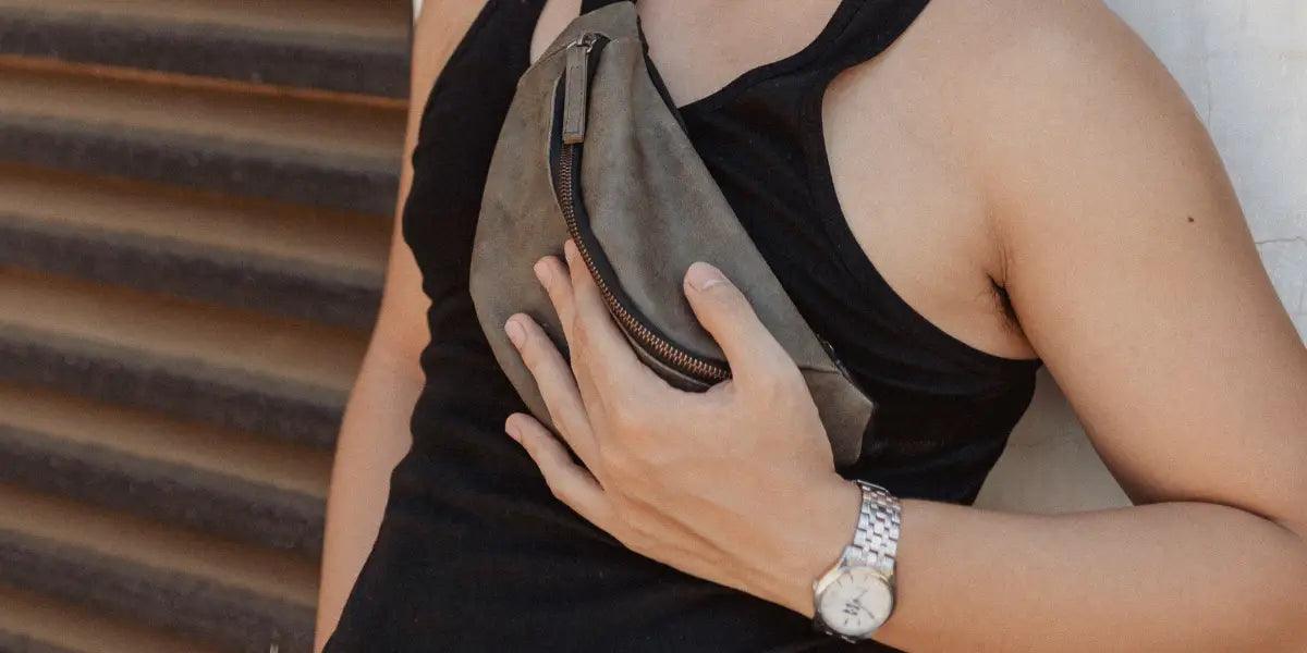 Pourquoi le sac banane s’appelle sac banane ?