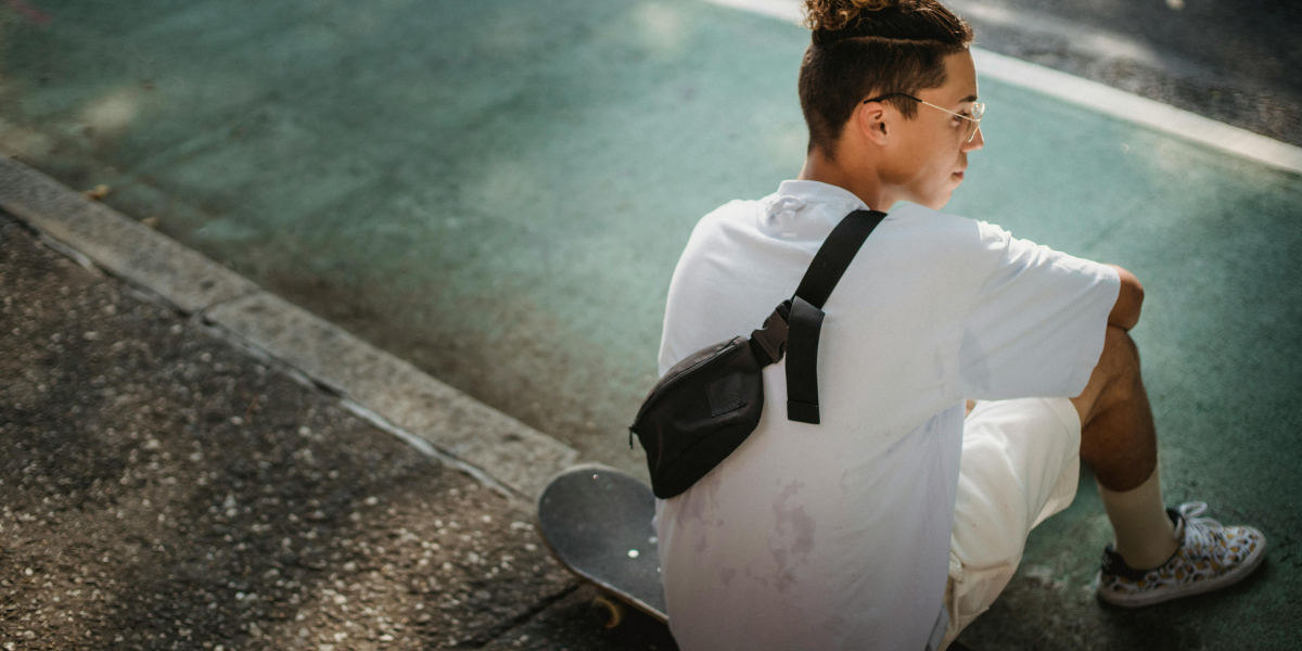 Quels sont les sacs banane homme parfaits pour l'été : top 10